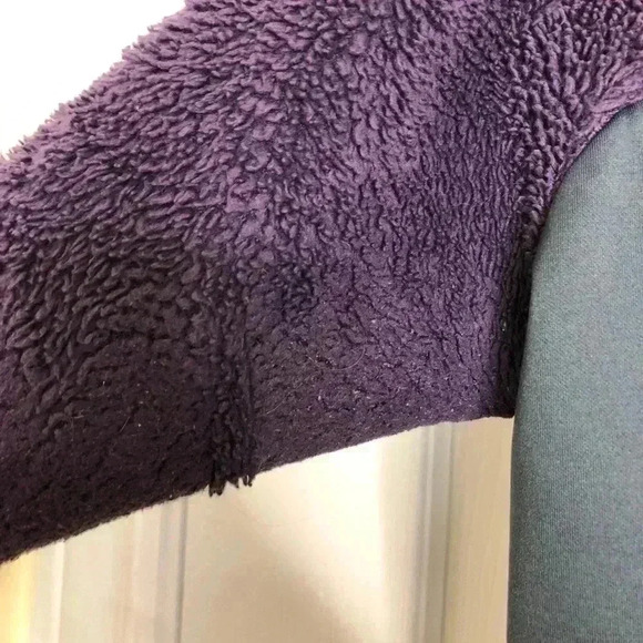 Columbia Purple  Sherpa Style Jacket Size Medium - Picture 5 of 16